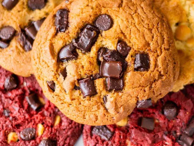 Fresh Baked Large Cookies from Bagel Point in Greenpoint, Brooklyn