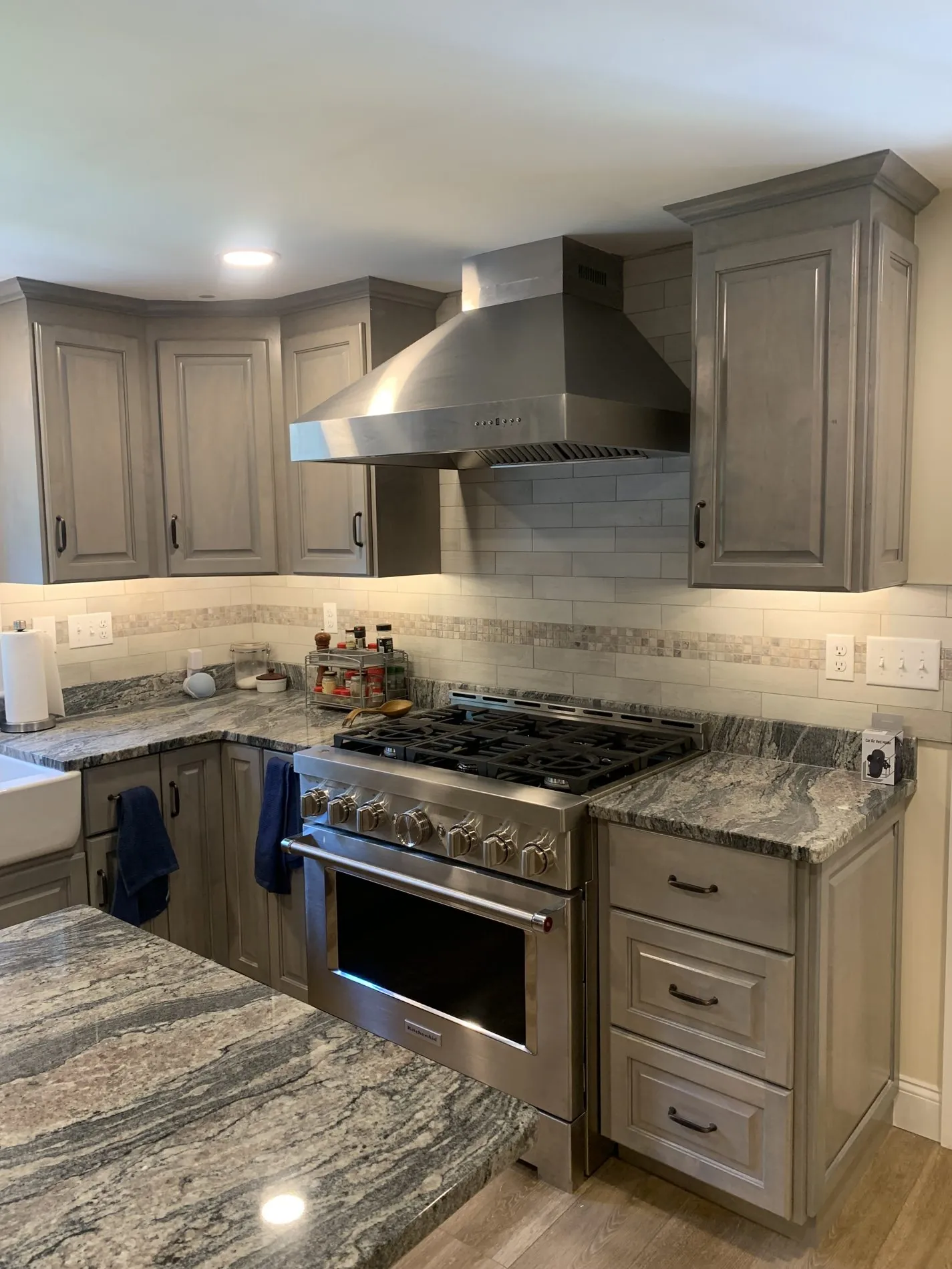 Remodeled kitchen with under-cabinet lighting and range wiring by Gourley Electric